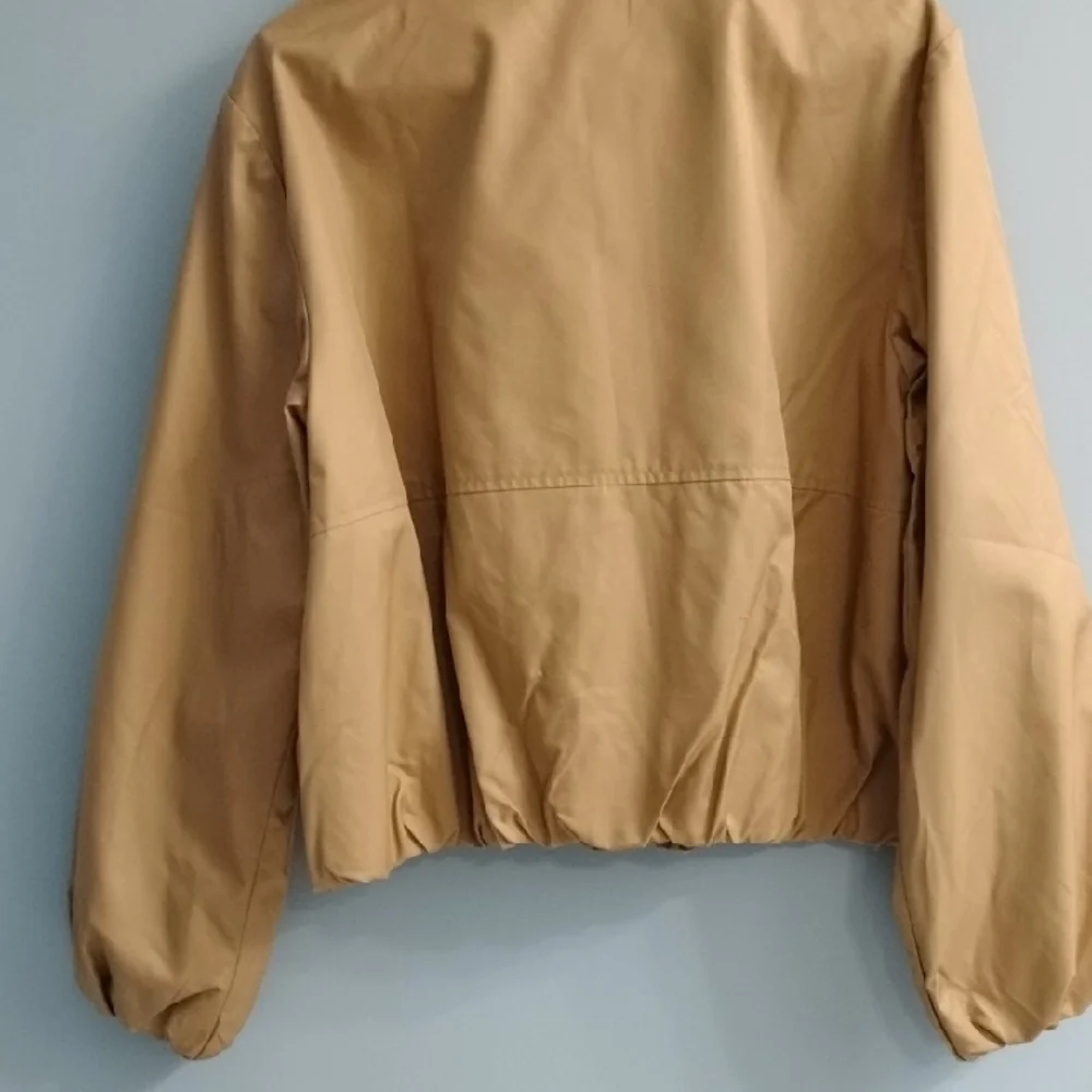 NWT 😍 On 34th Women's Tan Bomber Jacket Size Medium 💜 - Picture 7 of 7